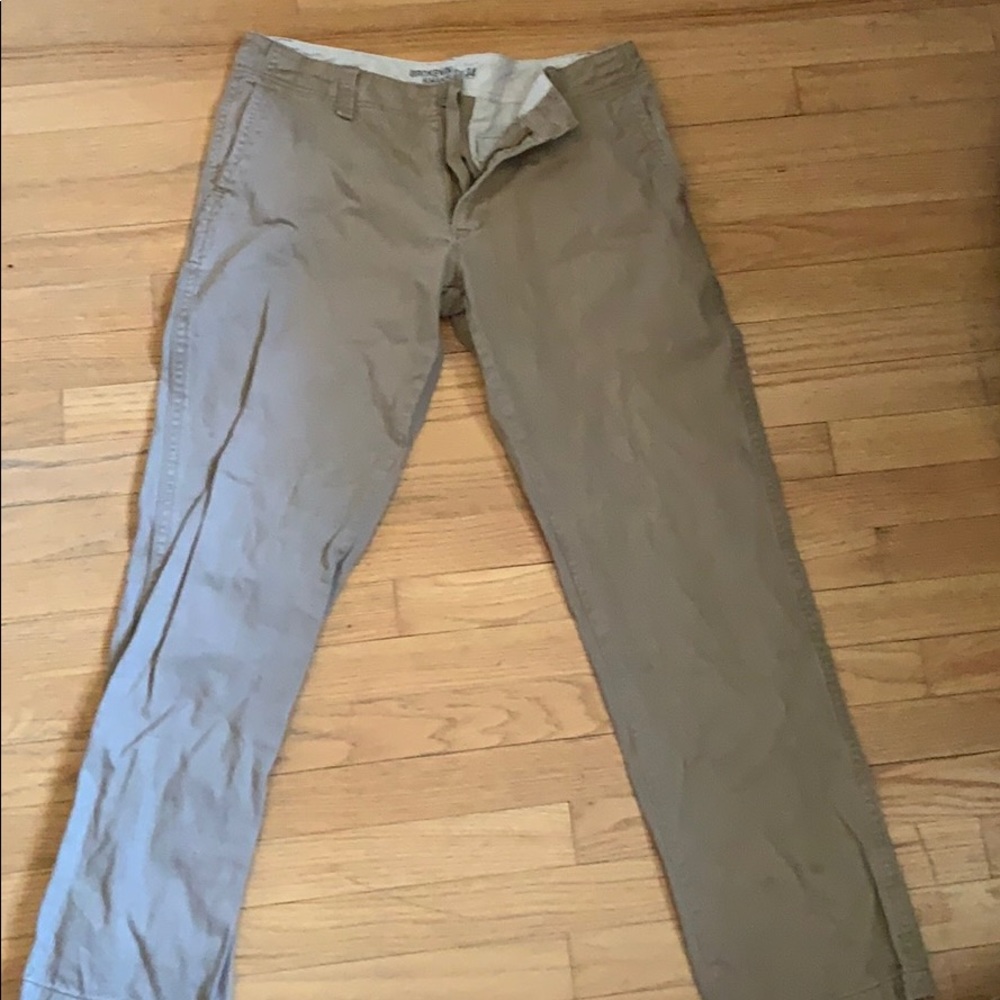 Tan Broken-In Khakis 32x34 Old Navy